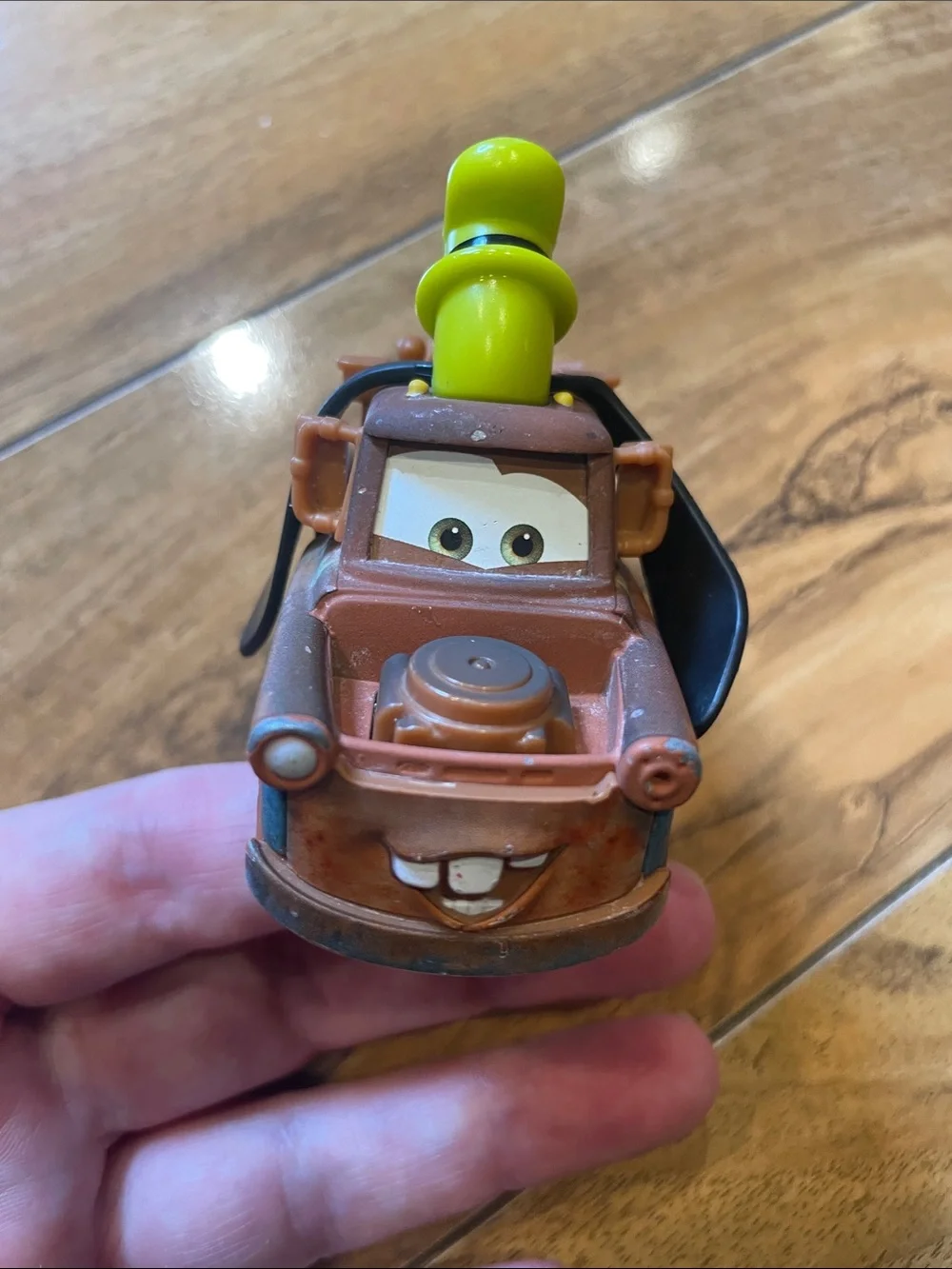 Disney goofy themed tow mater Pixar cars vehicle